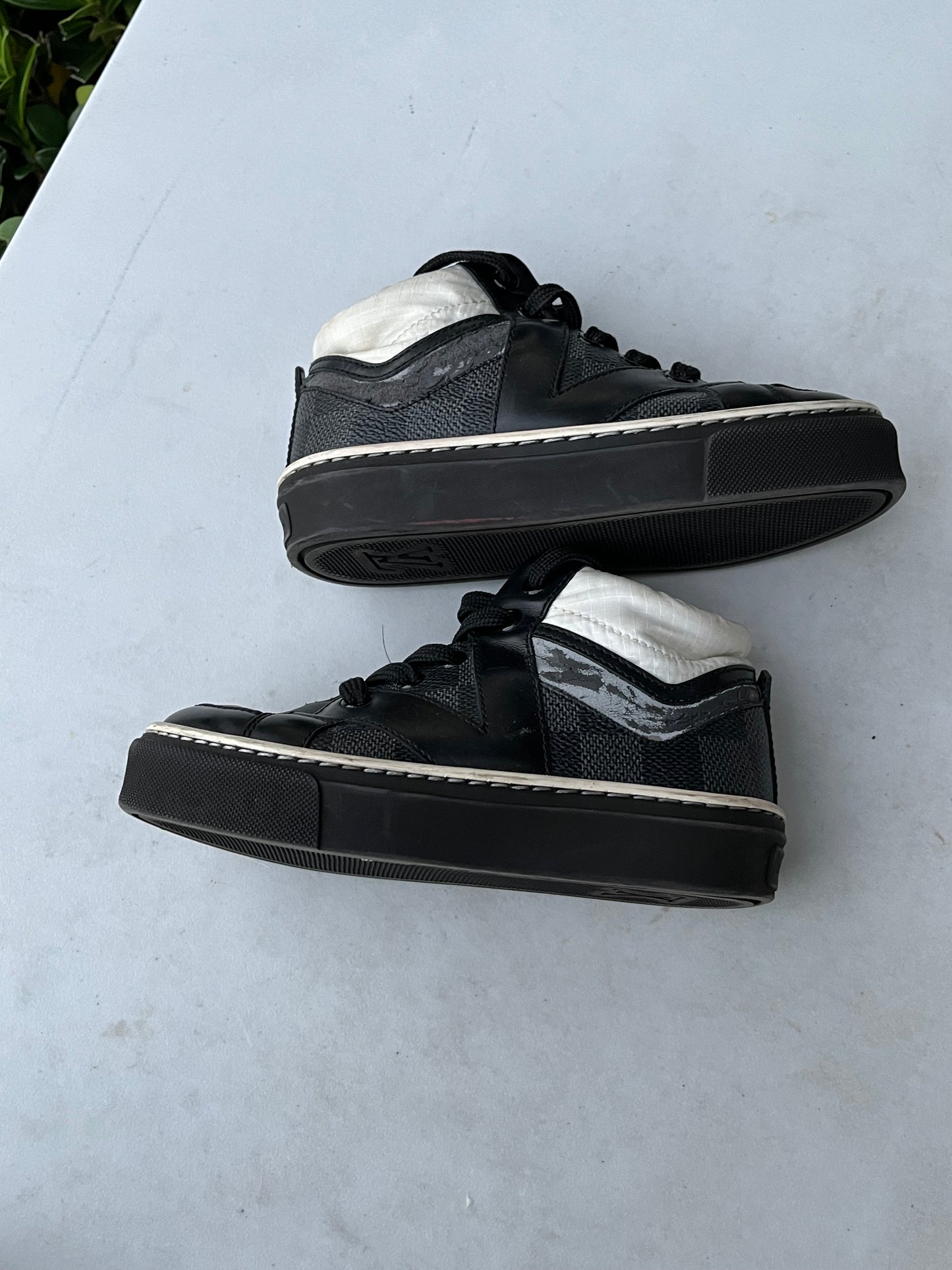 Louis Vuitton High Trainer Shoes Toddler Boys Size: 26 (US-9C)