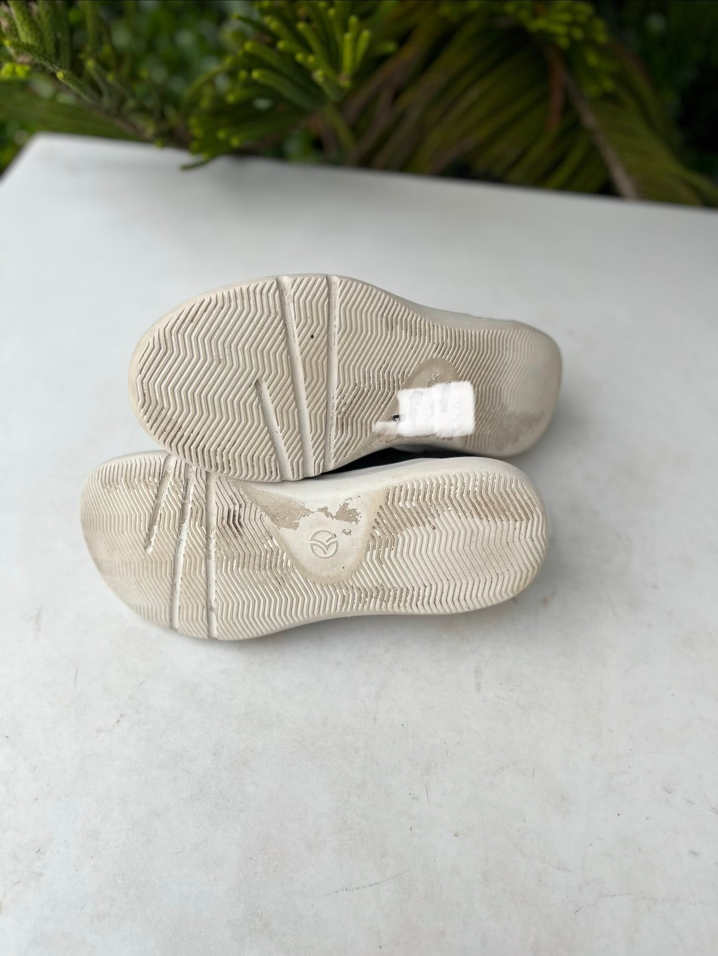 Kizik Madrid Eco Knit Shoes (Mens Size: 7.5 W) (Womens Size: 9 W)