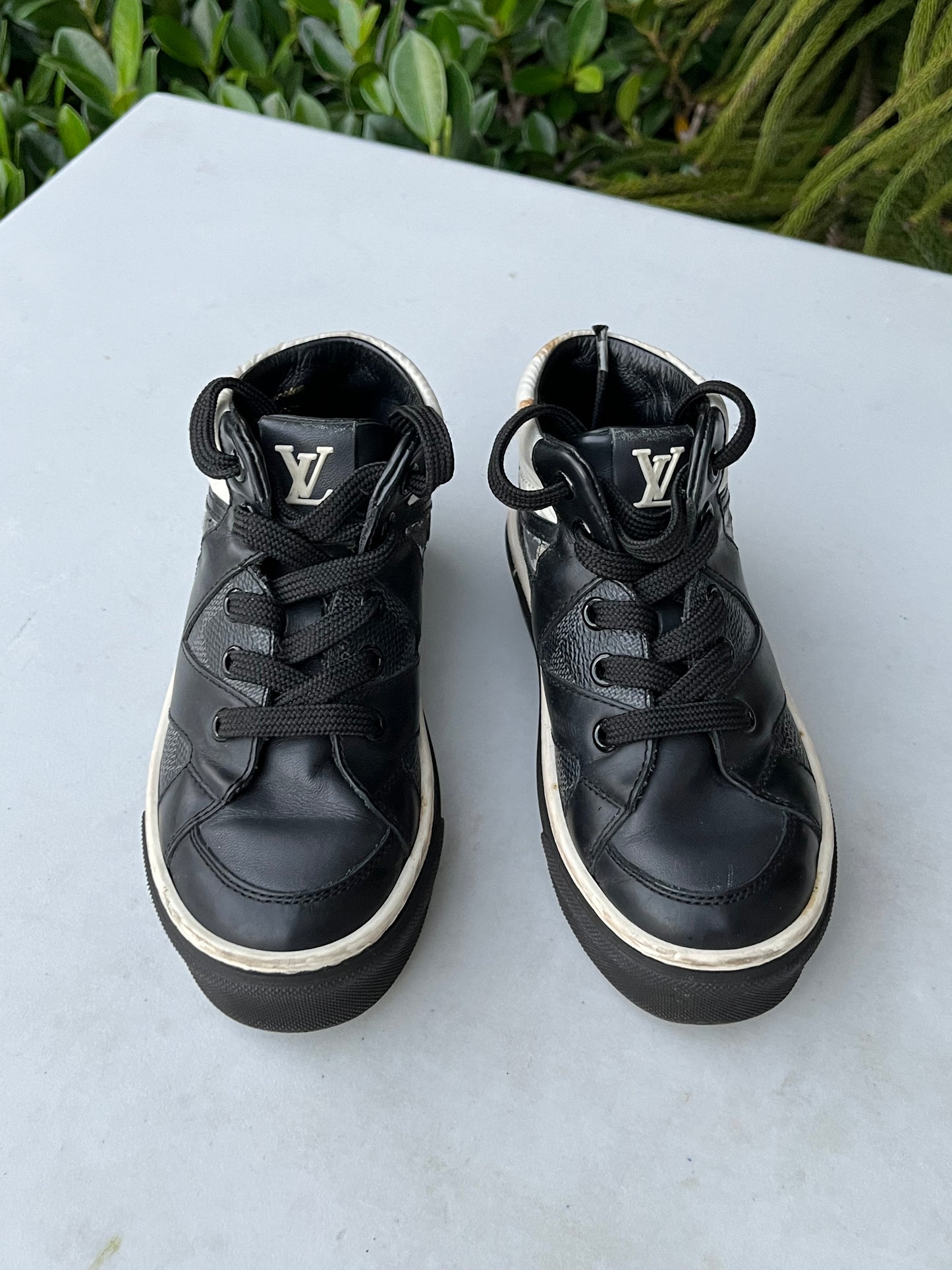 Louis Vuitton High Trainer Shoes Toddler Boys Size: 26 (US-9C)