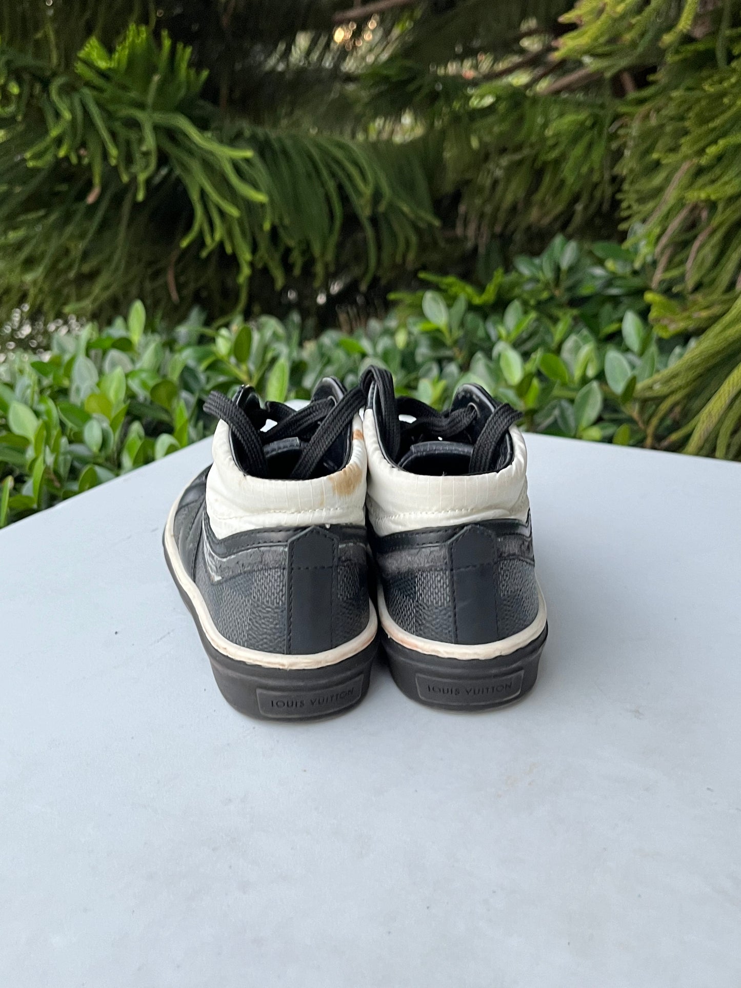 Louis Vuitton High Trainer Shoes Toddler Boys Size: 26 (US-9C)