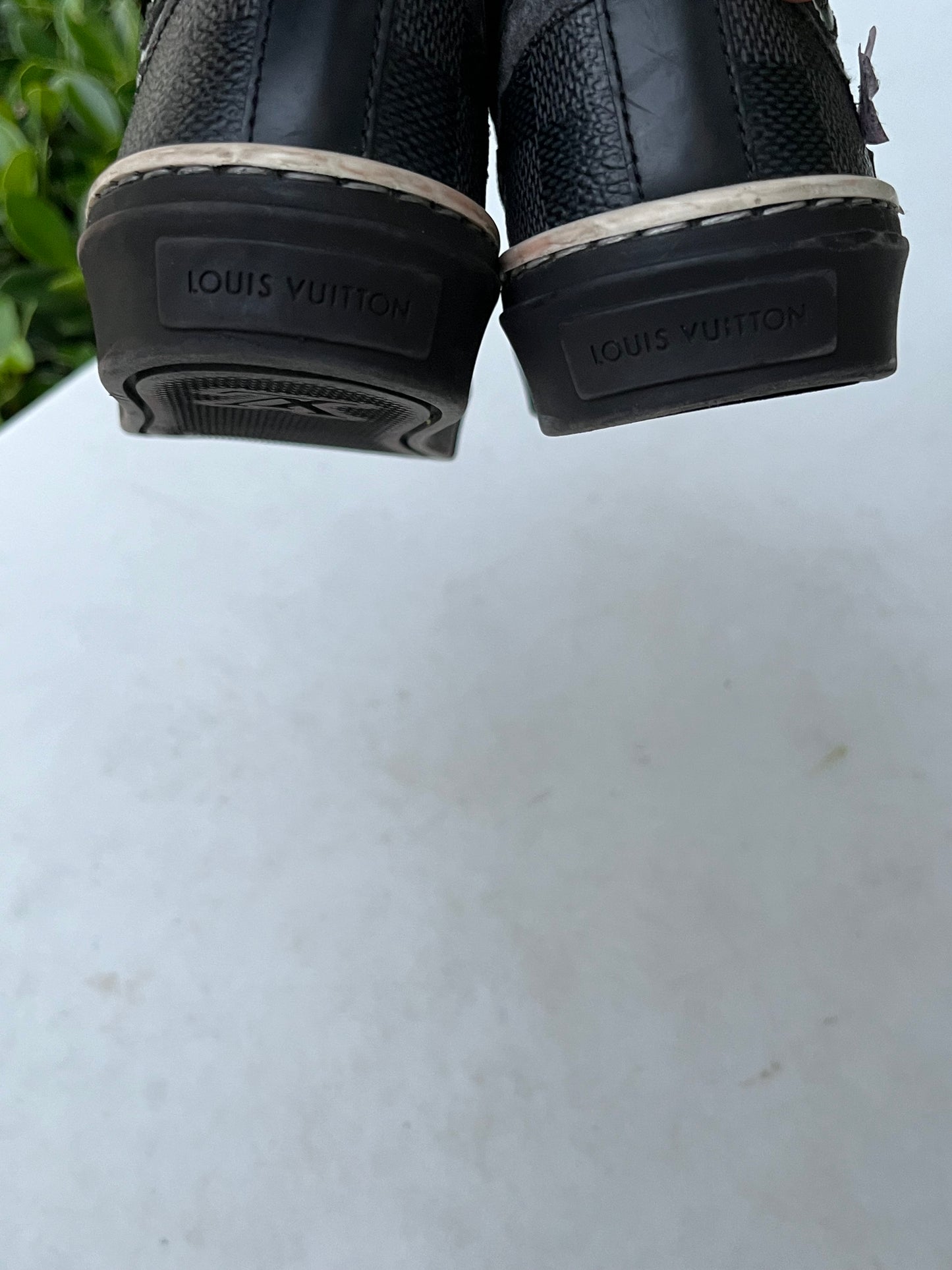 Louis Vuitton High Trainer Shoes Toddler Boys Size: 26 (US-9C)