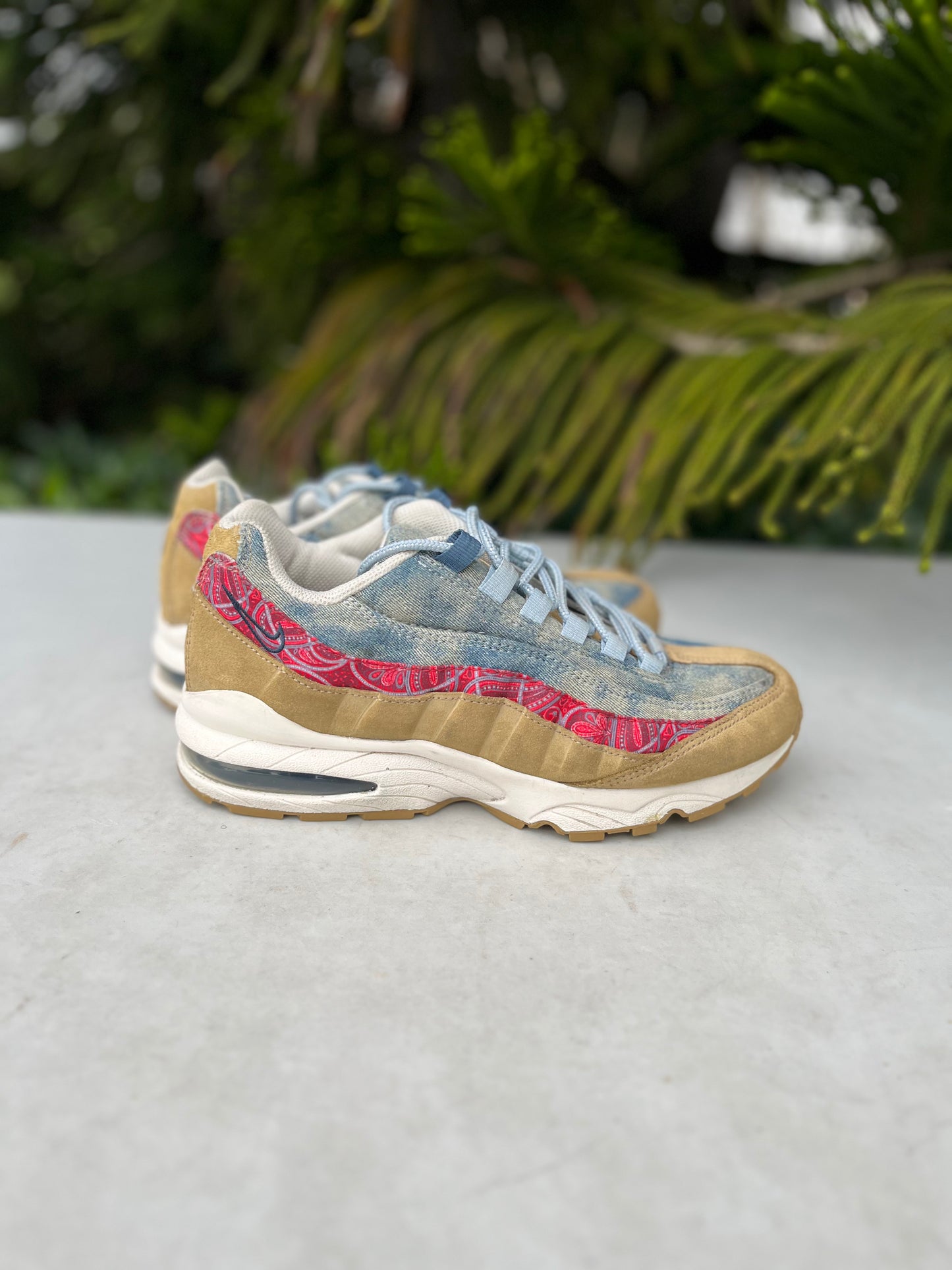 Nike Air Max ‘95 Wild West Running Shoes (Boys Size: 7Y) (Womens Size: 8.5)