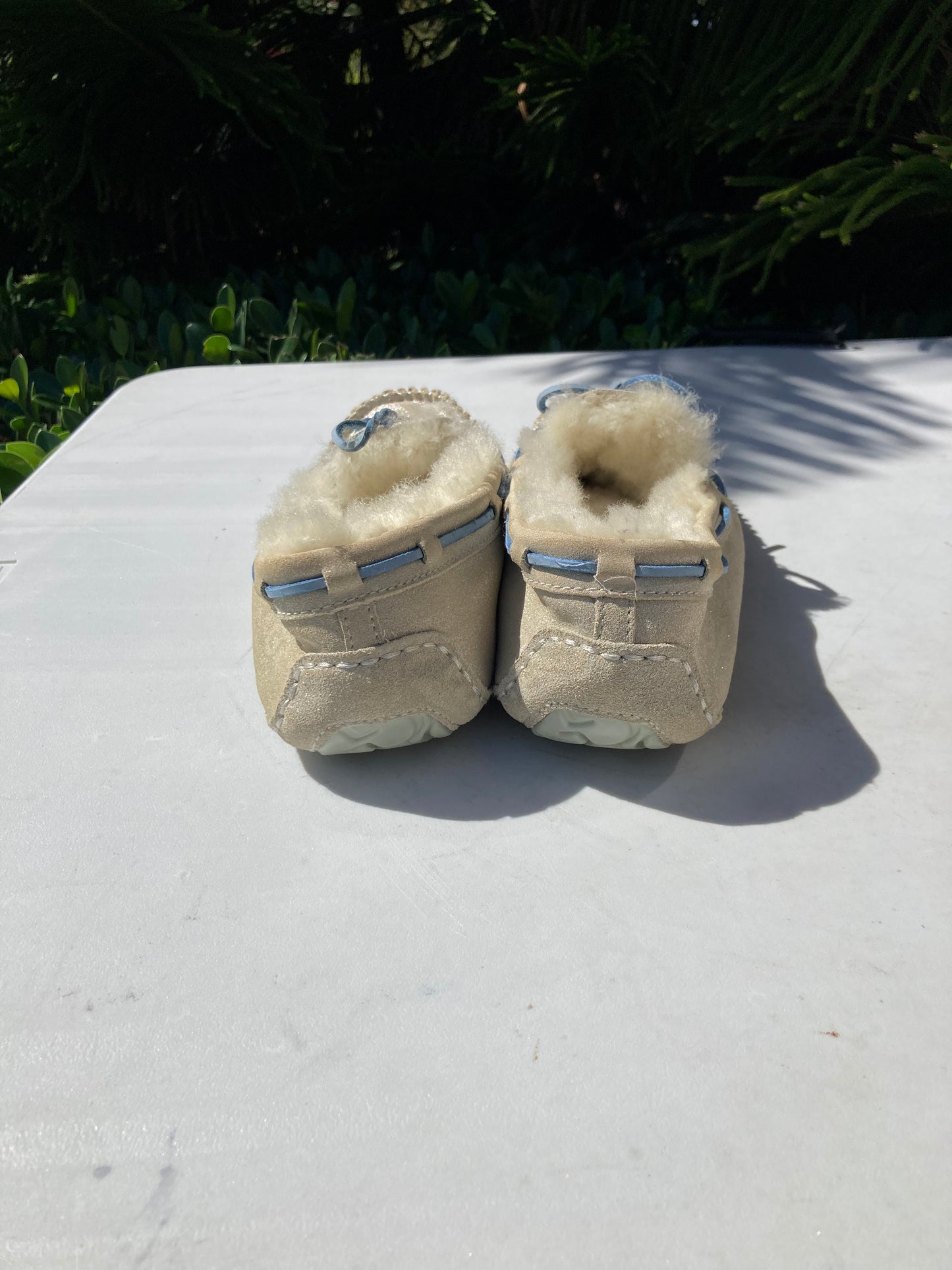 UGG Dakota Slippers #10035446 Tan (Womens)